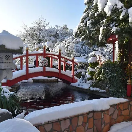 Gite Au Printemps Japonais, Petit Train De La Mure, Parc Des Ecrins Pierre-Chatel Exterior foto