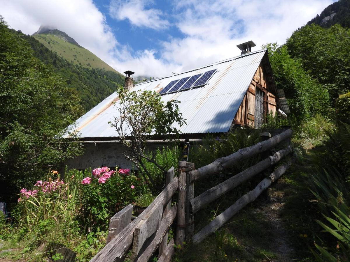 Au Printemps Japonais, Petit Train De La Mure, Parc Des Ecrins
